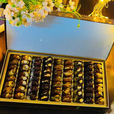 Assorted Stuffed Dates – Grand Ramadan Box